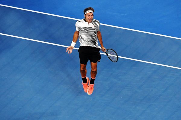 Bài tập rèn luyện khả năng đáp trả bóng từ sự phản công linh hoạt (versatile counter-attacking) down the line trong tennis