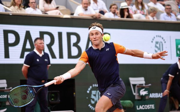 Luyện tập kỹ thuật đánh forehand topspin down the line trong tennis