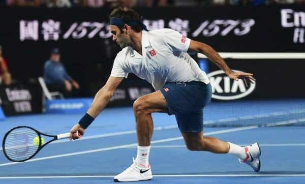 Luyện tập kỹ thuật đánh volley swinging volley down the line trong tennis