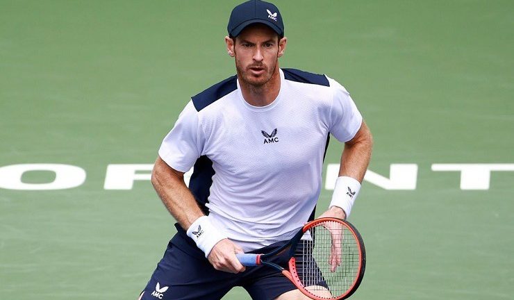 Luyện tập kỹ thuật đánh cú giao bóng đặt trong tennis