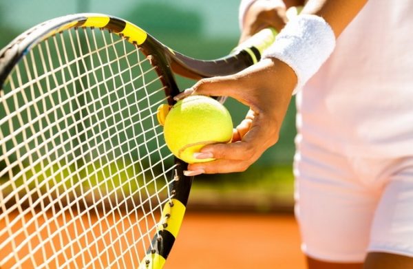 Luyện tập kỹ thuật đánh volley trên mạng