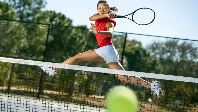 Luyện tập kỹ thuật đánh forehand topspin down the line trong tennis
