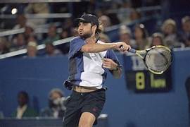 Luyện tập kỹ thuật đánh volley cao trong tennis