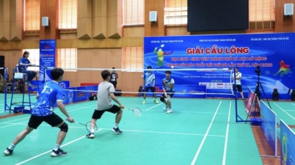 Xưởng sản xuất vợt cầu lông với quy trình sản xuất tiên tiến và tỉ mỉ