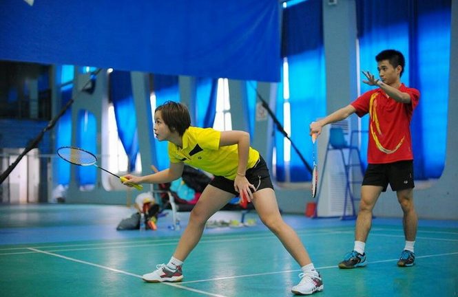 Xưởng sản xuất vợt cầu lông cũng thúc đẩy sự đổi mới trong thiết kế và phong cách của sản phẩm